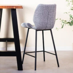 Barkruk Beau Chenille Licht Grijs - Zithoogte 67 Cm - Stof - Grijs 8 Barkruk Beau Chenille Licht Grijs - Zithoogte 67 Cm - Stof - Grijs -Leen Bakker Winkel 1000073624 0102