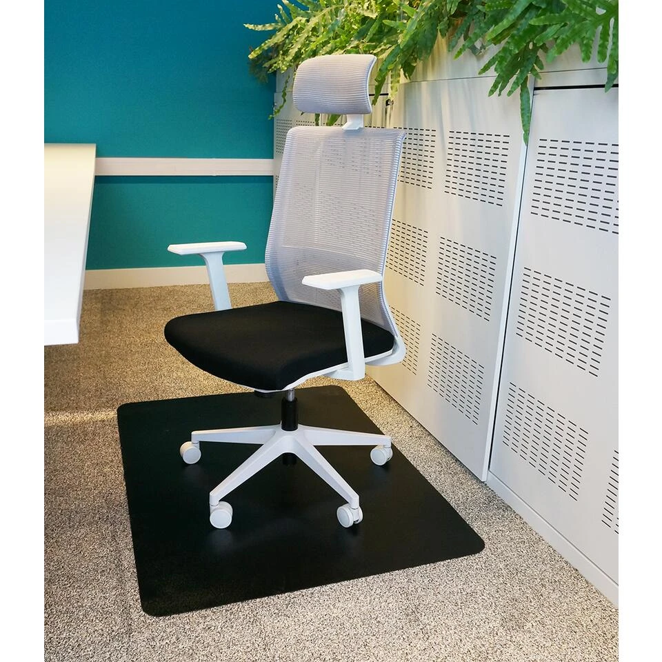 Vloerbeschermer PVC - Zwart - Tapijt - 90x120cm 5 Vloerbeschermer PVC - Zwart - Tapijt - 90x120cm - Afbeelding 3