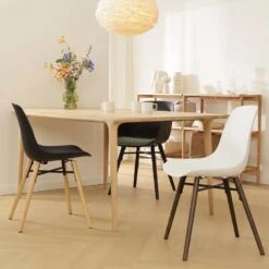 Nolon Nena-Pip Eetkamerstoel Zwart - Kunststof - Houten Poten -Leen Bakker Winkel 39729f52ea7d466780084d8a19eff043