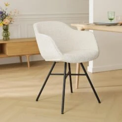 Nolon Noa-Mare Eetkamerstoel Bouclé Beige - Armleuning - Zwarte Poten -Leen Bakker Winkel 6add4a64cc3342a58822f0cfdead7334