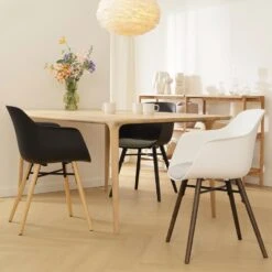 Nolon Nena-Liz Eetkamerstoel Zwart - Armleuning - Lichtgrijs Kussen -Leen Bakker Winkel 7a002d800c9445a0b381c5d1fd0ca8f7 1