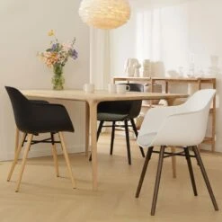 Nolon Nena-Liz Eetkamerstoel Wit - Armleuning - Lichtgrijs Kussen -Leen Bakker Winkel 8466872dfe8548d5a5a5f5b85c0e61bd