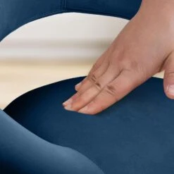 CLP Barkruk Olinda Zwart Frame - Fluweel - Blauw -Leen Bakker Winkel a1d996676222450dae00b3ed142b133b