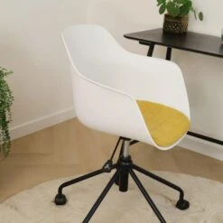 Nolon Nout-Liz Bureaustoel Wit - Okergeel Kussen - Zwart Onderstel -Leen Bakker Winkel acee9c6a94b44db5bc278b94685dce87