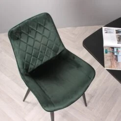 DS4U - Benito 3.0 Eetkamerstoel Velours - Donkergroen -Leen Bakker Winkel f472ed09d68d443f9f1aed911f2d74c7