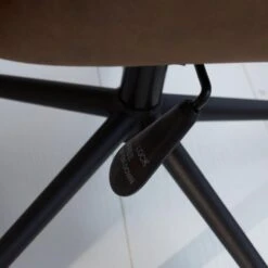 Industriële Draaibare Bureaustoel Novan Taupe - 52x57x87 Cm - Stof - Taupe 18 Industriële Draaibare Bureaustoel Novan Taupe - 52x57x87 Cm - Stof - Taupe -Leen Bakker Winkel f538e5f83bd74113aa0a19c9056344df